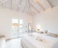  Drio Kythnos Suites