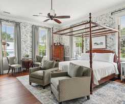Hotel Cuthbert House