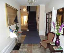 Hotel Cecil Court