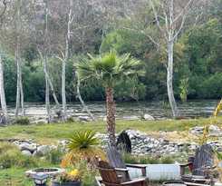 Hotel Sequoia Riverfront Cabins