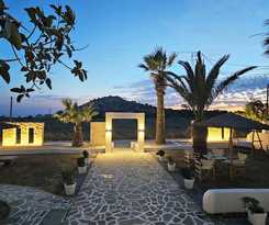 Coralli Beach Apartments
