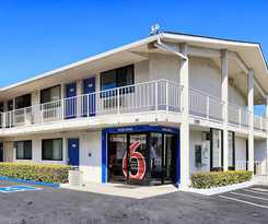 Hotel Super 8 by Wyndham Walnut Creek