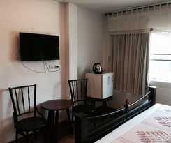 Hotel Karinthip Village