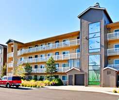 Hotel Outlook Condos at Oyhut Bay Resort