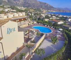  Riva Sea Apartments