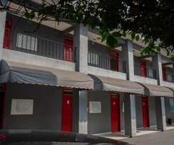 Hotel Urbano Su&iacute;tes