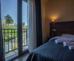 Hotel Green Town