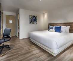 Hotel ROOM and Suites