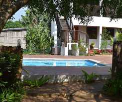 Hotel Gamboozini Lodge