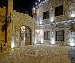 Risus Cave Suites