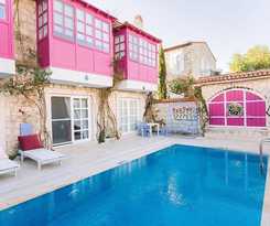  Begonvil Butik Otel by Aliki Alacati