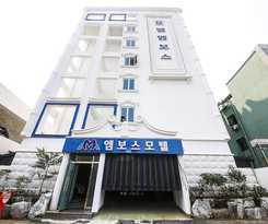 Hotel M Boss Motel