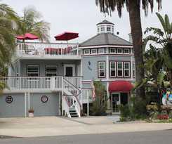 Hotel Pelican Cove Inn