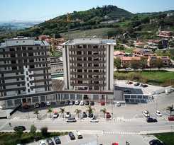  HOTEL EBOLI