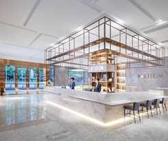 Hotel Poltton International