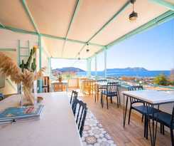  Kuytu Bed and Breakfast