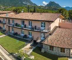 Hotel HOTEL REGINA DEL GARDA SUITE