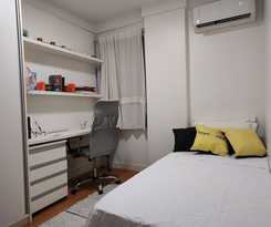 Hotel Hostel for One: quarto e banheiro privativos