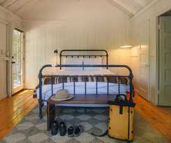 Hotel Johnson\'s Beach
