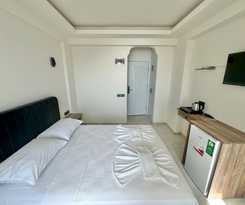  Sea Door Hotel