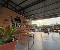 Hotel Patcharee Resort