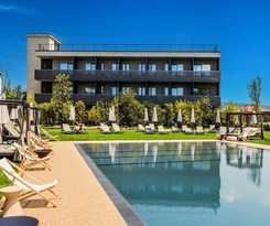  Como Hills Hotel