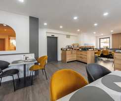 Kyrr Smart Mountain Retreat