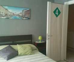  Guerrero Rooms