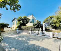 Hotel Spring Gardens And Farmstay
