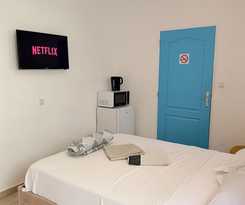  AZUR HOTEL