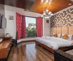 Hotel Saavi Huda City Centre