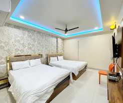 Hotel Rudra - near Ghats and Temple