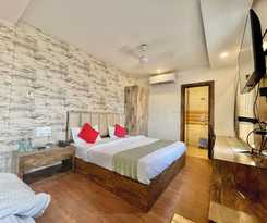 Hotel Janaki - near Ghats and Temples