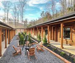 Hotel The Timber at Holly Branch