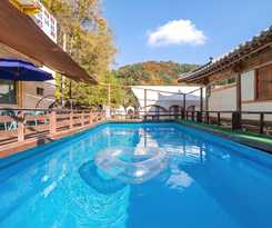 Hotel Gapeyong Fourseason Pet Glamping Caravan