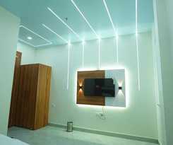 Hotel Deep Palace Inn