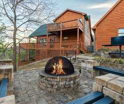 Hotel Smoky Overlook