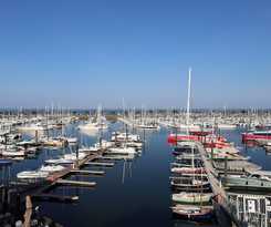  LES SUITES DU PORT by Le Saint Ferdinand