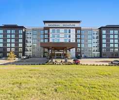 Hotel Sandman Signature Dallas Las Colinas and Suites