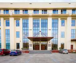 Hotel Eternal Oasis by Alaya Stays
