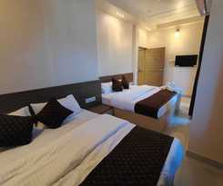 Hotel Glow Inn HomeStay