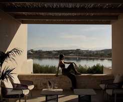  Salt Suites Paros