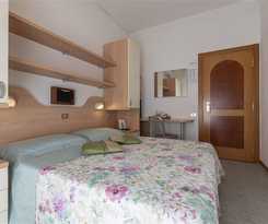  Hotel Deborah