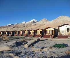 Hotel Falcon\'S Cottages