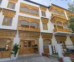 Hotel Dragon Residency