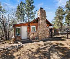 Hotel StoneHauz Cabin built in 1926