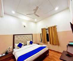 Hotel Taj Royal