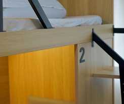 Hotel Waveflo Hostel