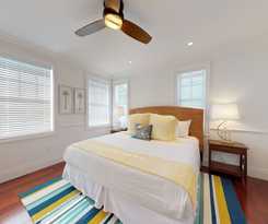 Hotel Marlin Bay Resort and Marina