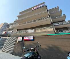 Hotel Housr Sector 43 Gurgaon Paras Hospital